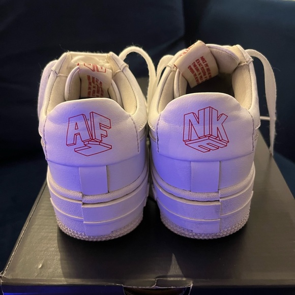 Nike Air Force 1 Special Edition - Picture 4 of 8